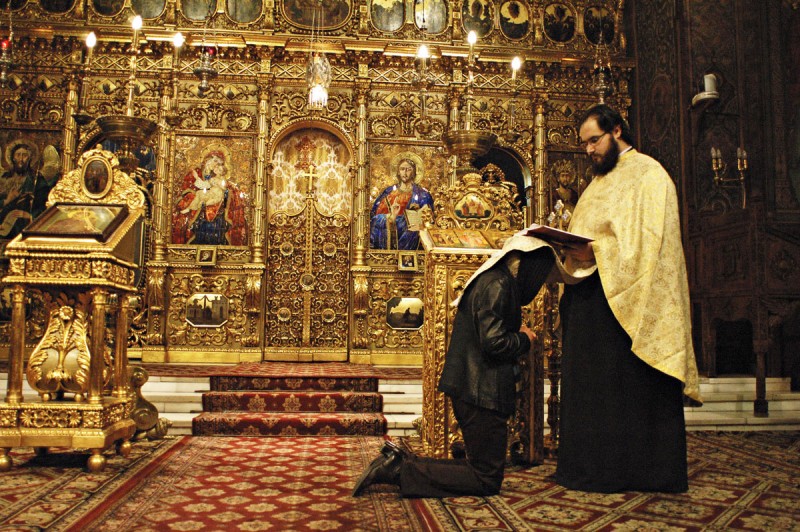 Hotărârea Sinodului Bisericii Ortodoxe Ruse despre duhovnici şi unele abuzuri în Taina Spovedaniei
